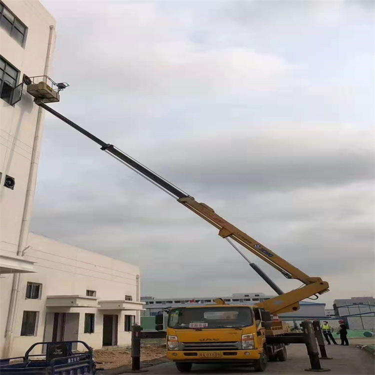 石首哪里有小型吊车出租的